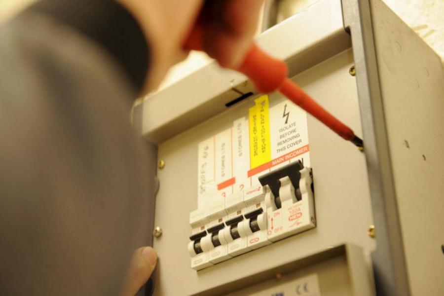 Inspection of electrical low voltage installations
